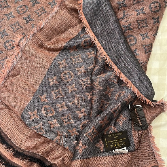 Louis Vuitton shawl - Picture 5 of 5